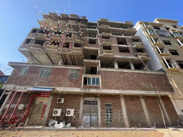 宁都县某新建房屋楼板开裂及下沉原因司法鉴定项目